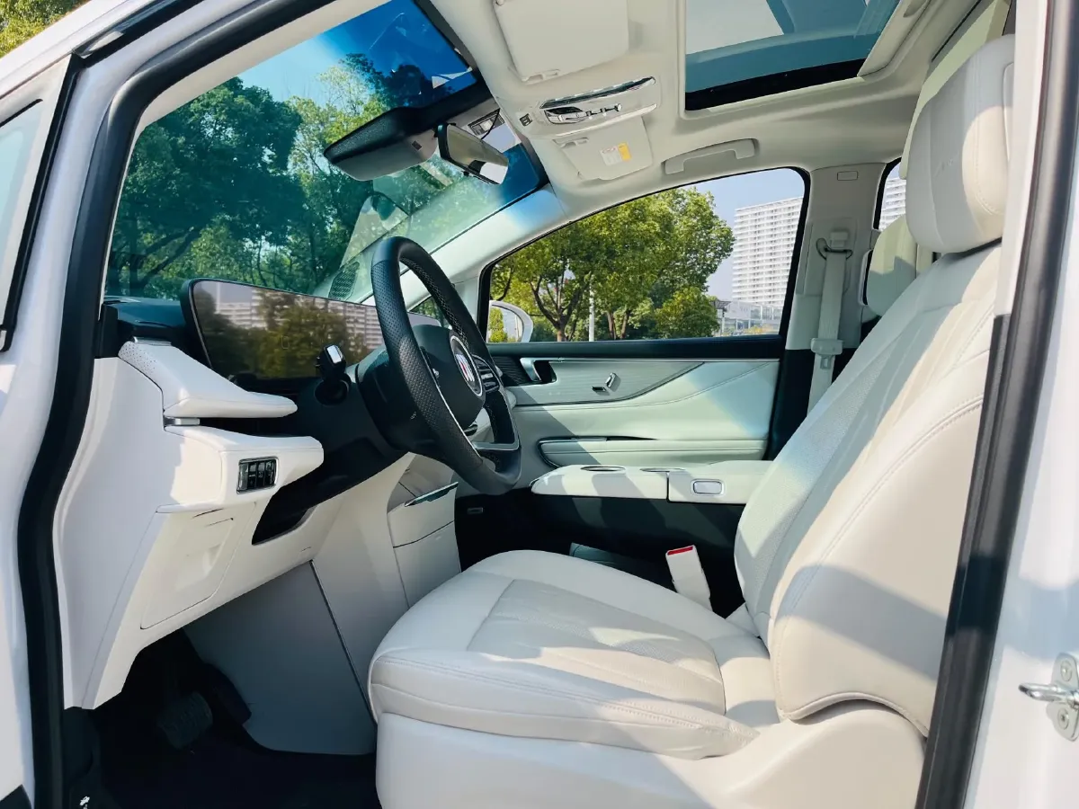 2024 Buick GL8 1.5T 180HP L4 2DHT PHEV 24.4KWH,autocango,china used car exporter,china ev exporter,chinese used car exporter,chinese used ev exporter