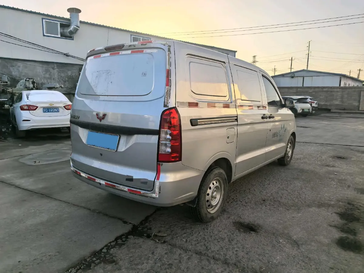 2019 WuLing HongGuang V 1.5L 105HP L4 5MT,autocango,china used car exporter,china ev exporter,chinese used car exporter,chinese used ev exporter