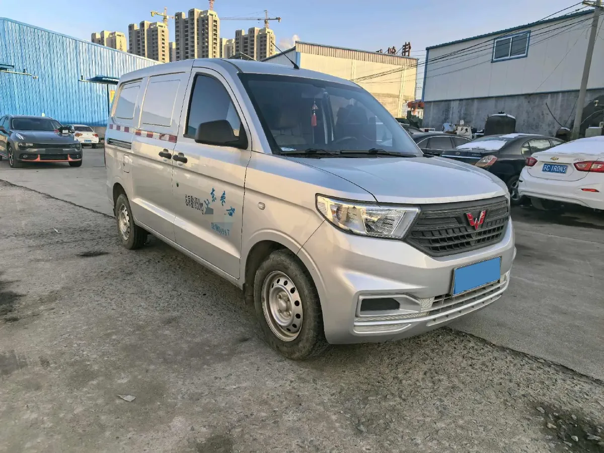 2019 WuLing HongGuang V 1.5L 105HP L4 5MT,autocango,china used car exporter,china ev exporter,chinese used car exporter,chinese used ev exporter