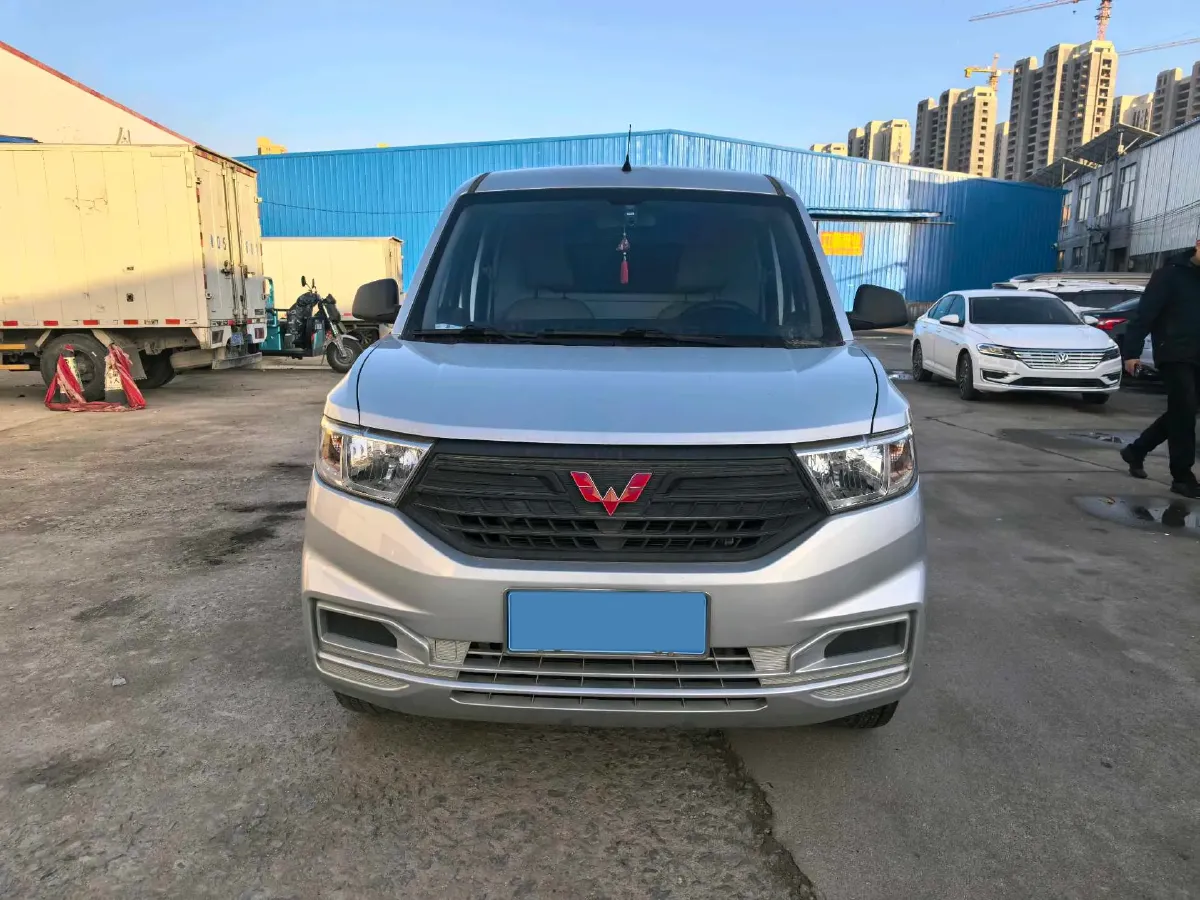 2019 WuLing HongGuang V 1.5L 105HP L4 5MT,autocango,china used car exporter,china ev exporter,chinese used car exporter,chinese used ev exporter