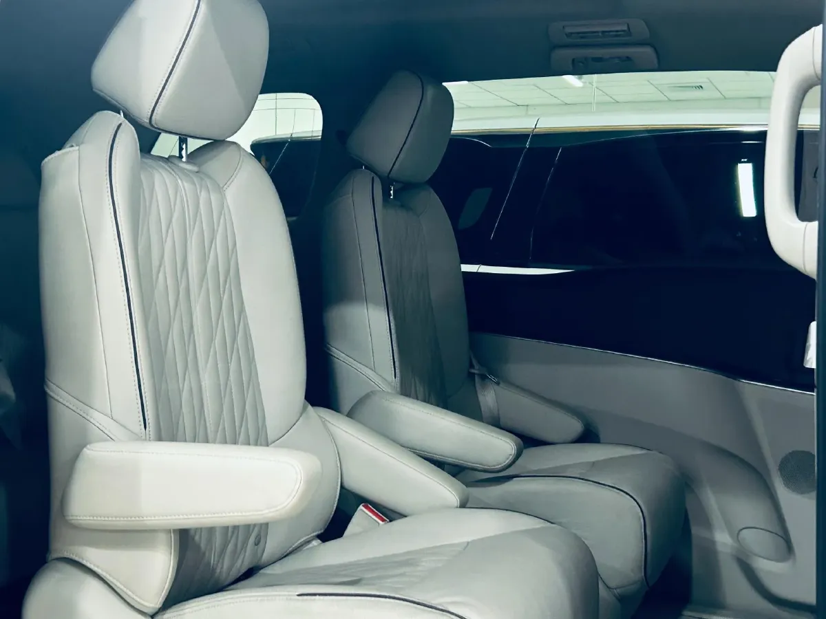 2021 Buick GL8 2.0T 237HP L4 9AT,autocango,china used car exporter,china ev exporter,chinese used car exporter,chinese used ev exporter