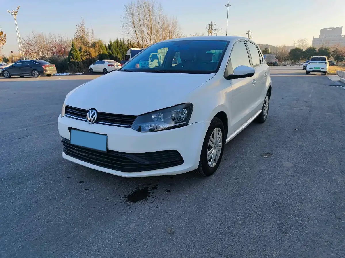 2016 Volkswagen Polo 1.4L 90HP L4 6AT