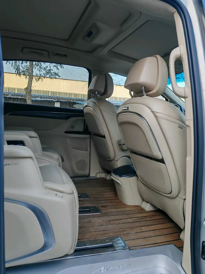 2022 Buick GL8 2.0T 237HP L4 9AT,autocango,china used car exporter,china ev exporter,chinese used car exporter,chinese used ev exporter