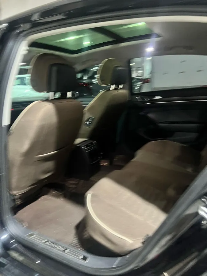 2020 Volkswagen Magotan 2.0T 186HP L4 7DCT,autocango,china used car exporter,china ev exporter,chinese used car exporter,chinese used ev exporter