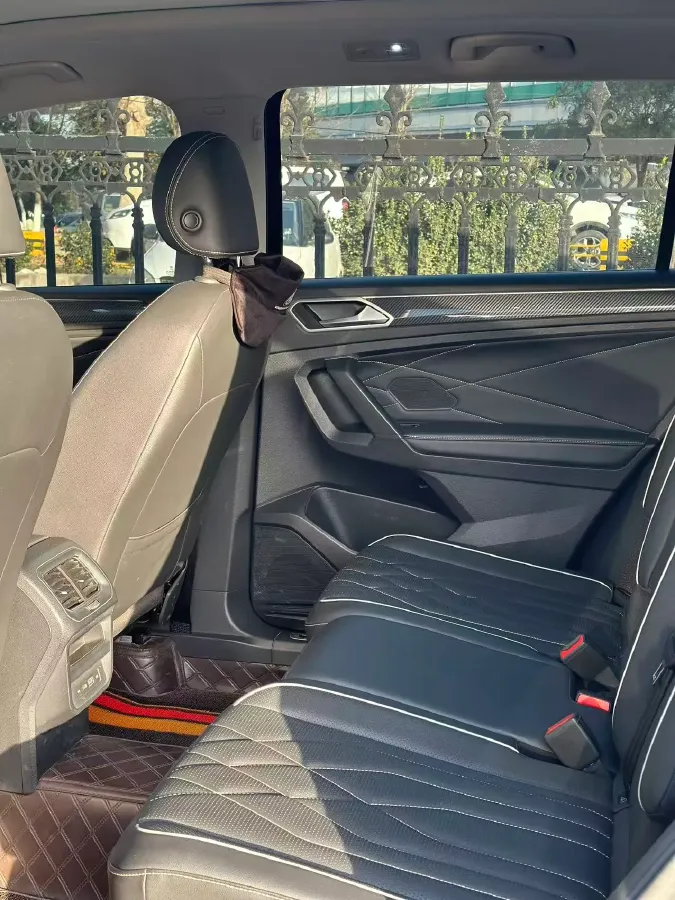 2024 Volkswagen Tiguan L 2.0T 186HP L4 7DCT,autocango,china used car exporter,china ev exporter,chinese used car exporter,chinese used ev exporter