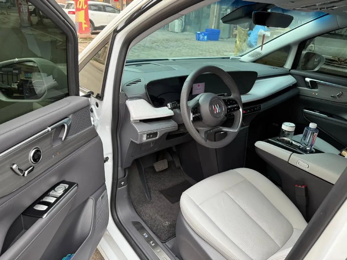 2025 Buick GL8 2.0T 237HP L4 9AT,autocango,china used car exporter,china ev exporter,chinese used car exporter,chinese used ev exporter