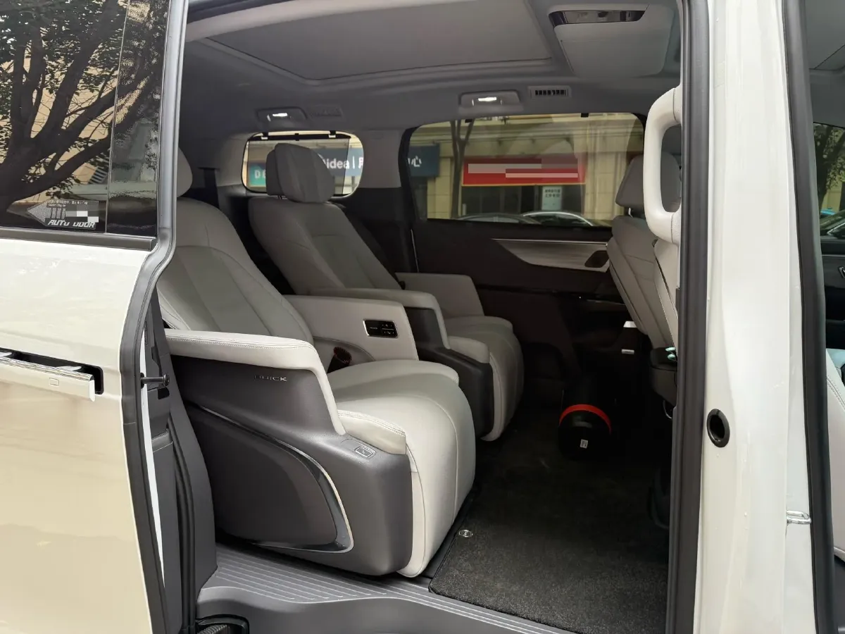 2025 Buick GL8 2.0T 237HP L4 9AT,autocango,china used car exporter,china ev exporter,chinese used car exporter,chinese used ev exporter