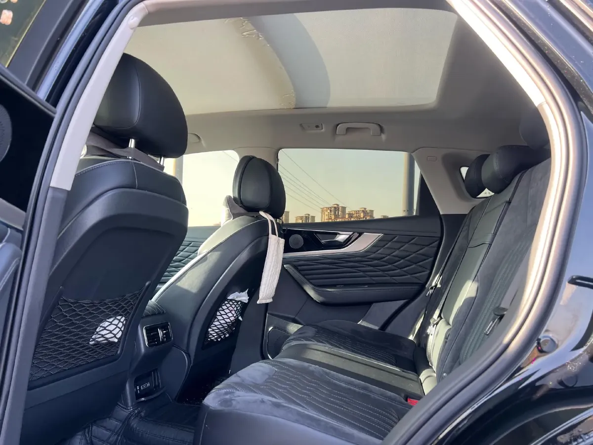 2022 HongQi HS5 2.0T 224HP L4 6AT,autocango,china used car exporter,china ev exporter,chinese used car exporter,chinese used ev exporter