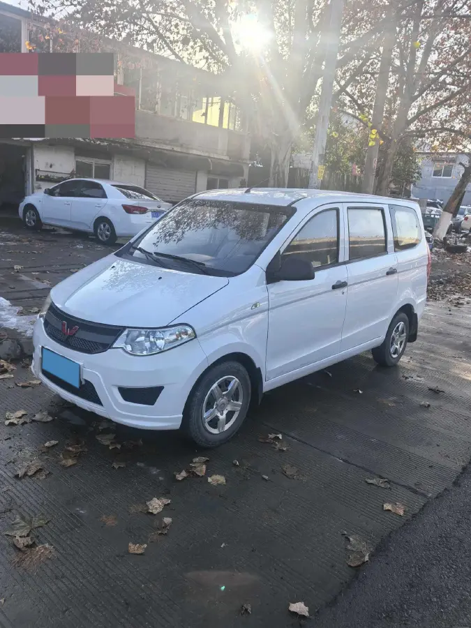 2015 WuLing HongGuang 1.5L 112HP L4 5MT 2015 WuLing HongGuang 1.5L 112HP L4 5MT
