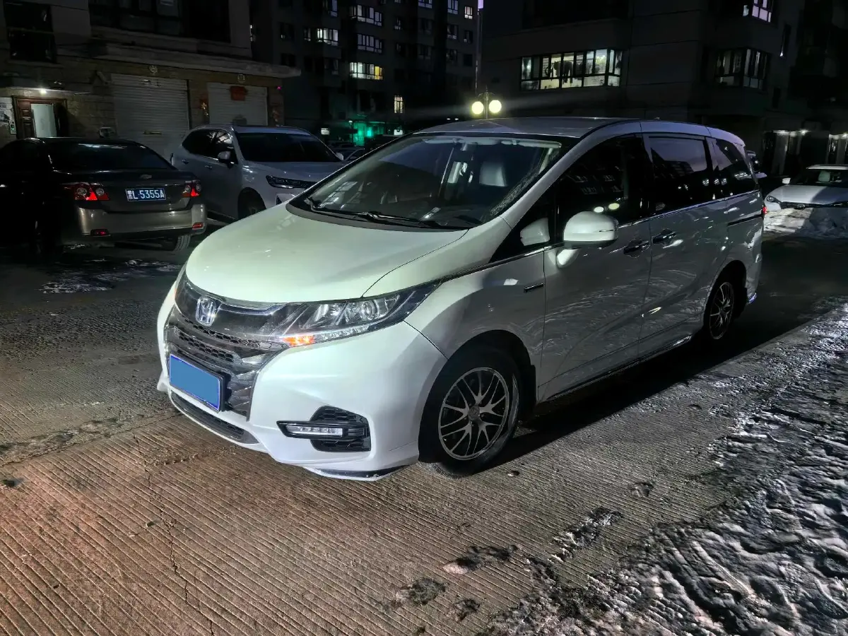 2021 Honda Odyssey 2.0L 146HP L4 E-CVT Hybrid