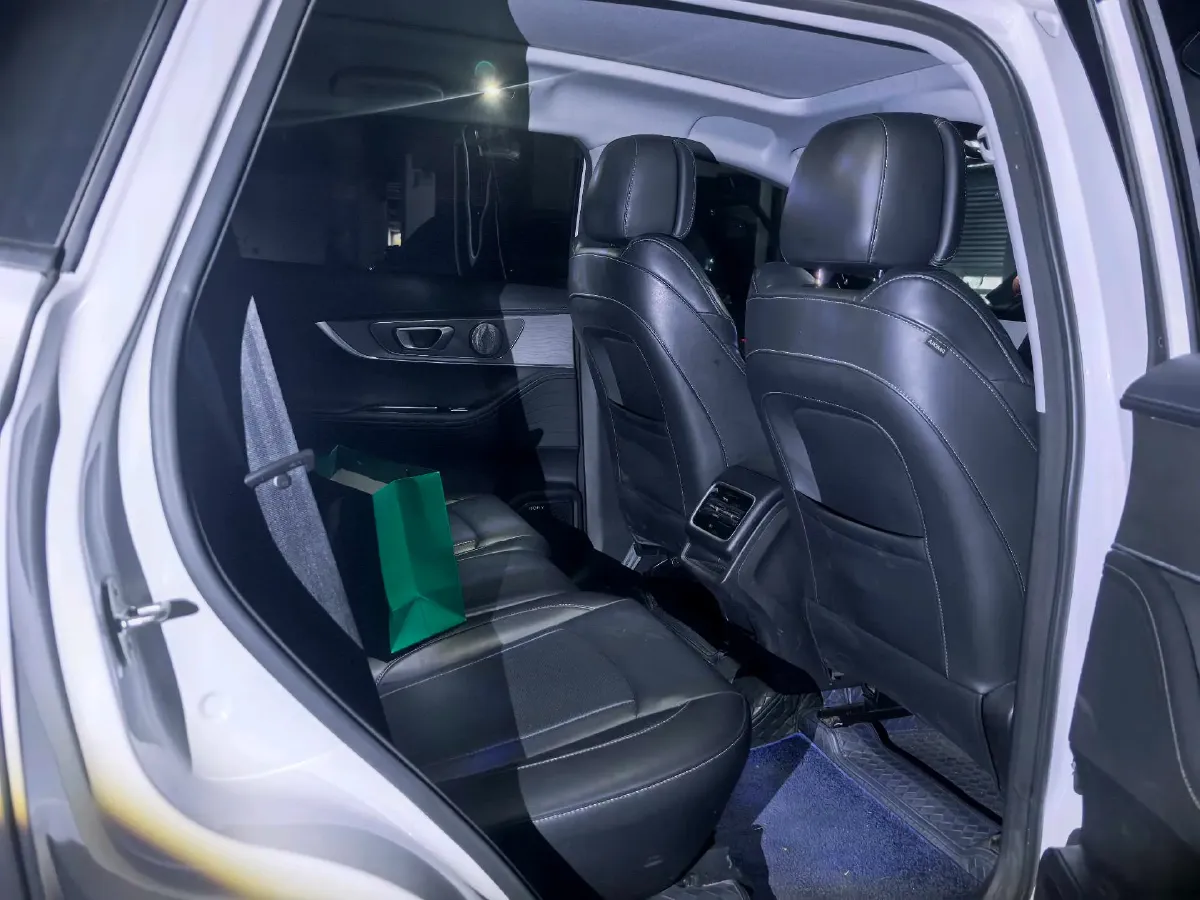 2024 Chery Tiggo 8 PRO 1.6T 197HP L4 7DCT,autocango,china used car exporter,china ev exporter,chinese used car exporter,chinese used ev exporter