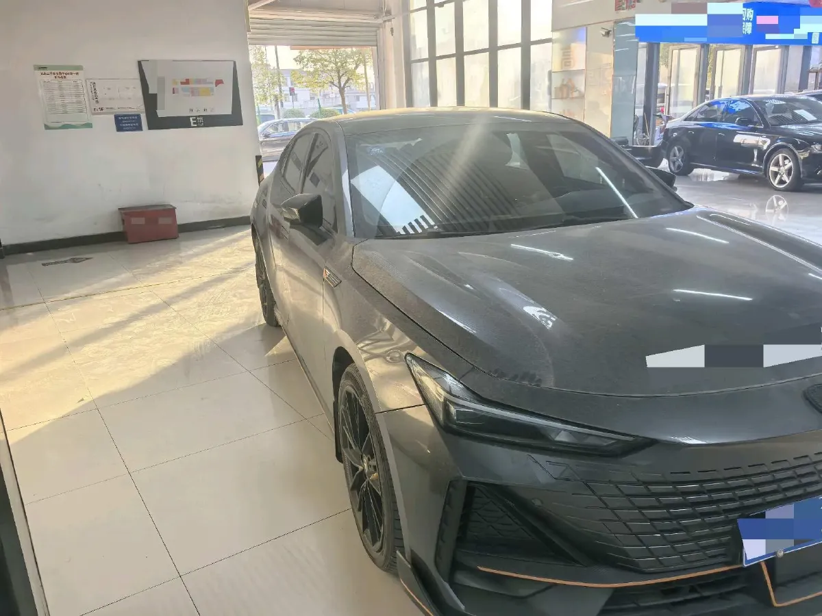 2023 ChangAn UNI-V 1.5T 188HP L4 7DCT,autocango,china used car exporter,china ev exporter,chinese used car exporter,chinese used ev exporter