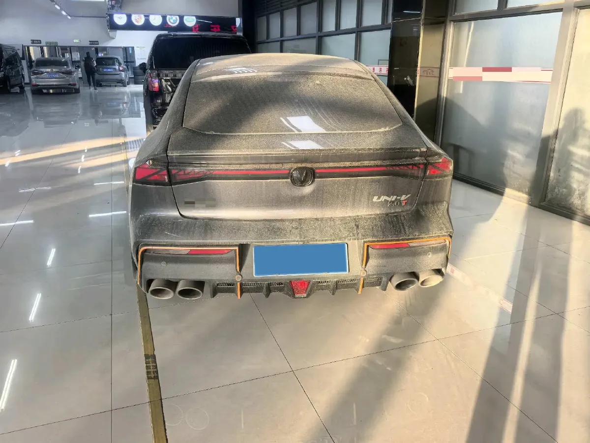 2023 ChangAn UNI-V 1.5T 188HP L4 7DCT,autocango,china used car exporter,china ev exporter,chinese used car exporter,chinese used ev exporter
