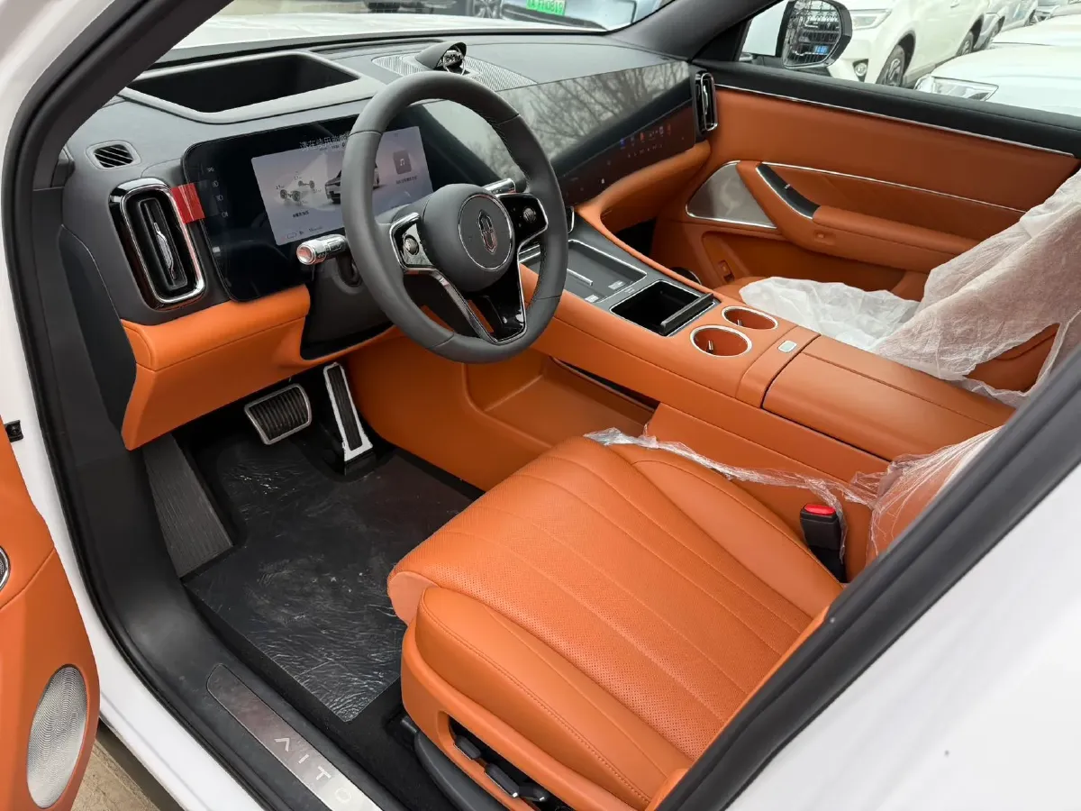 2025 AITO AITO M8 REEV 160HP REEV 53.4KWH,autocango,china used car exporter,china ev exporter,chinese used car exporter,chinese used ev exporter