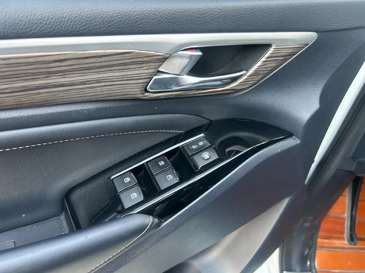 2021 GAC Trumpchi M8 2.0T 252HP L4 8AT,autocango,china used car exporter,china ev exporter,chinese used car exporter,chinese used ev exporter