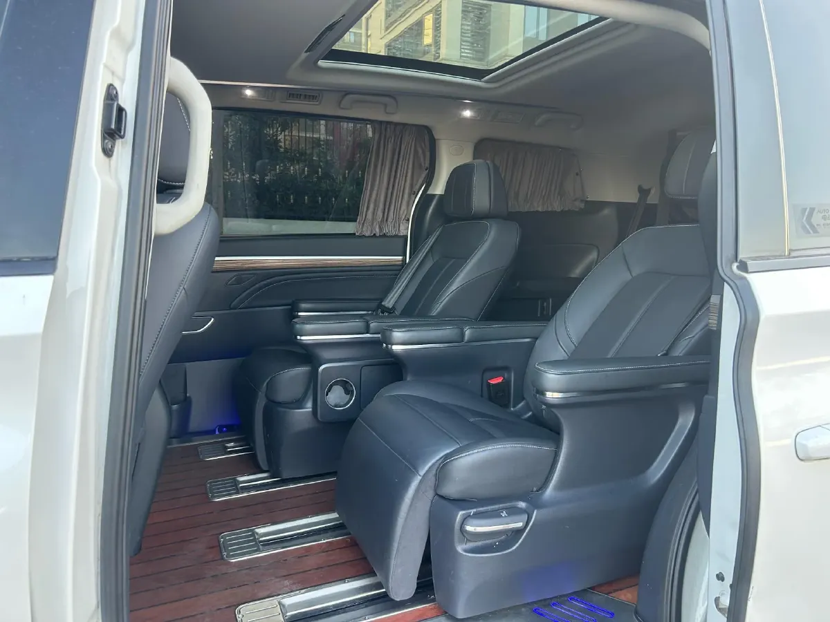 2021 GAC Trumpchi M8 2.0T 252HP L4 8AT,autocango,china used car exporter,china ev exporter,chinese used car exporter,chinese used ev exporter