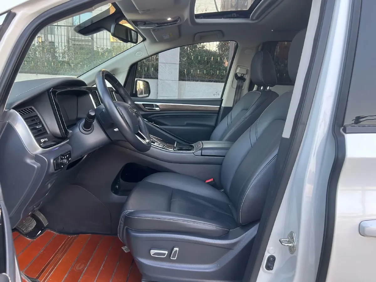 2021 GAC Trumpchi M8 2.0T 252HP L4 8AT,autocango,china used car exporter,china ev exporter,chinese used car exporter,chinese used ev exporter