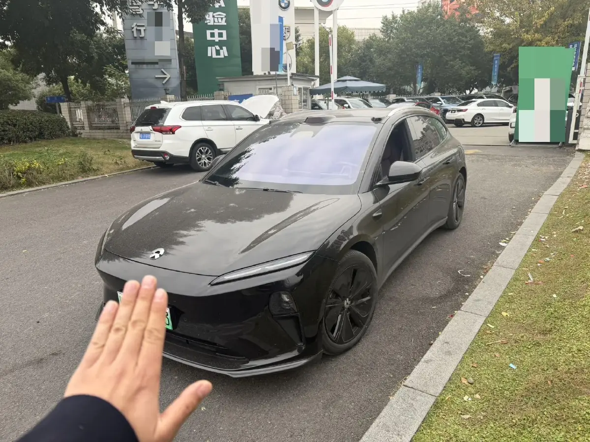 2023 NIO ET5T BEV 75KWH