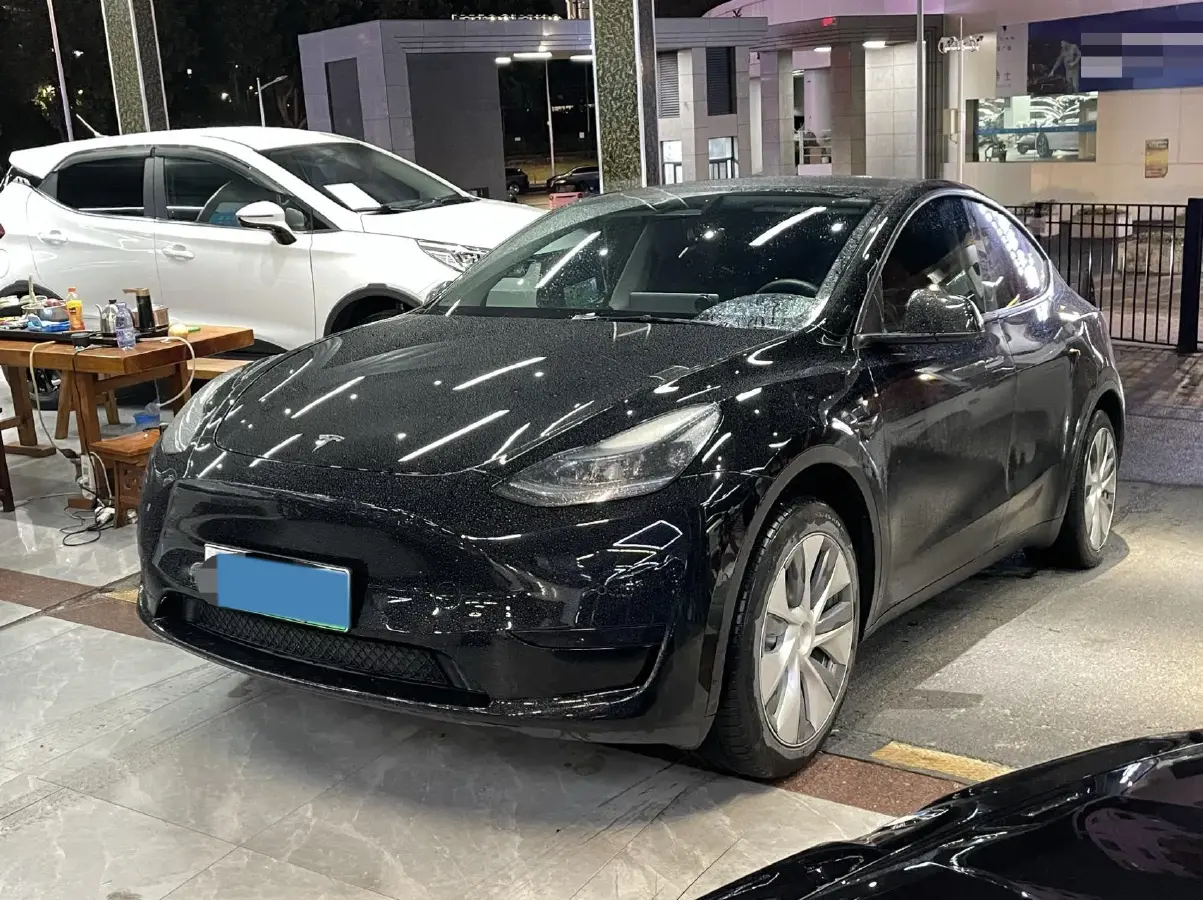 2022 Tesla Model Y BEV 60KWH