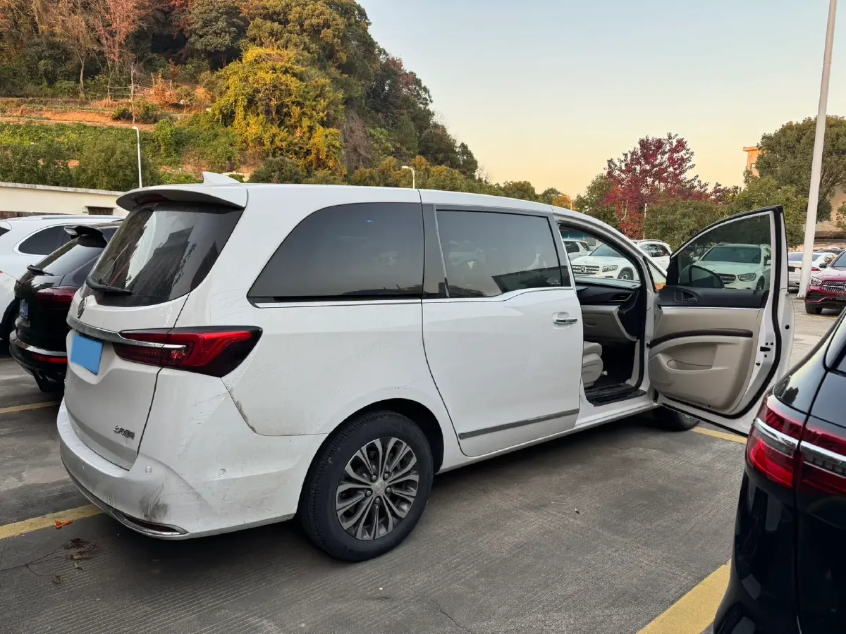 2021 Buick GL8 2.0T 237HP L4 9AT,autocango,china used car exporter,china ev exporter,chinese used car exporter,chinese used ev exporter