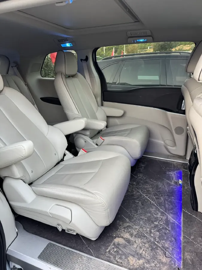 2021 Buick GL8 2.0T 237HP L4 9AT,autocango,china used car exporter,china ev exporter,chinese used car exporter,chinese used ev exporter