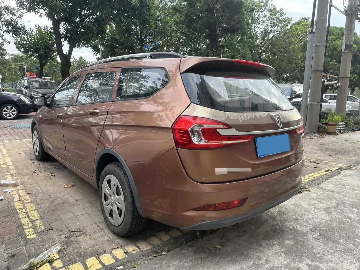 2017 BaoJun 310W 1.5L 112HP L4 6MT,autocango,china used car exporter,china ev exporter,chinese used car exporter,chinese used ev exporter