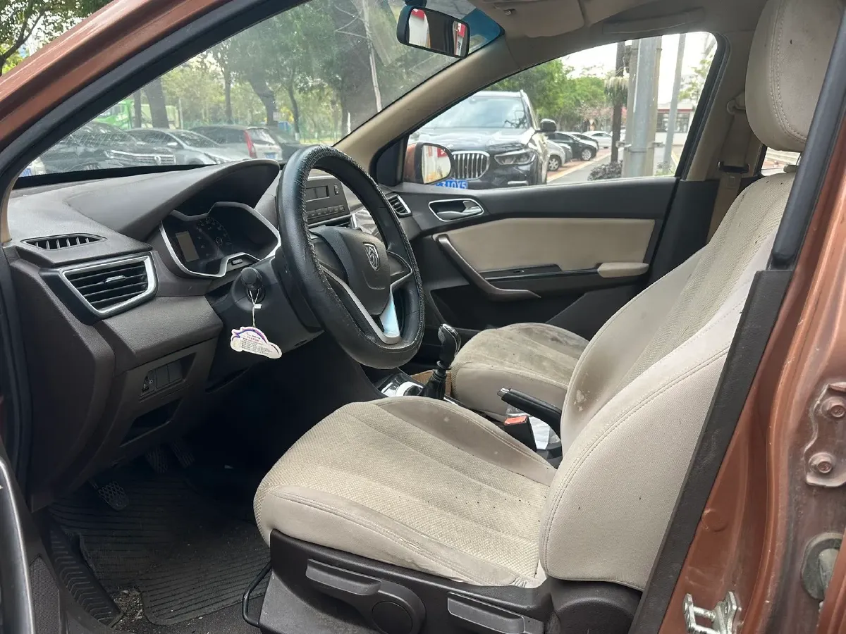 2017 BaoJun 310W 1.5L 112HP L4 6MT,autocango,china used car exporter,china ev exporter,chinese used car exporter,chinese used ev exporter