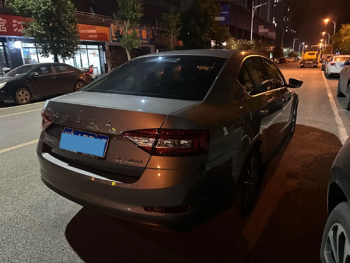 2020 Skoda Octavia 1.5L 113HP L4 6AT,autocango,china used car exporter,china ev exporter,chinese used car exporter,chinese used ev exporter