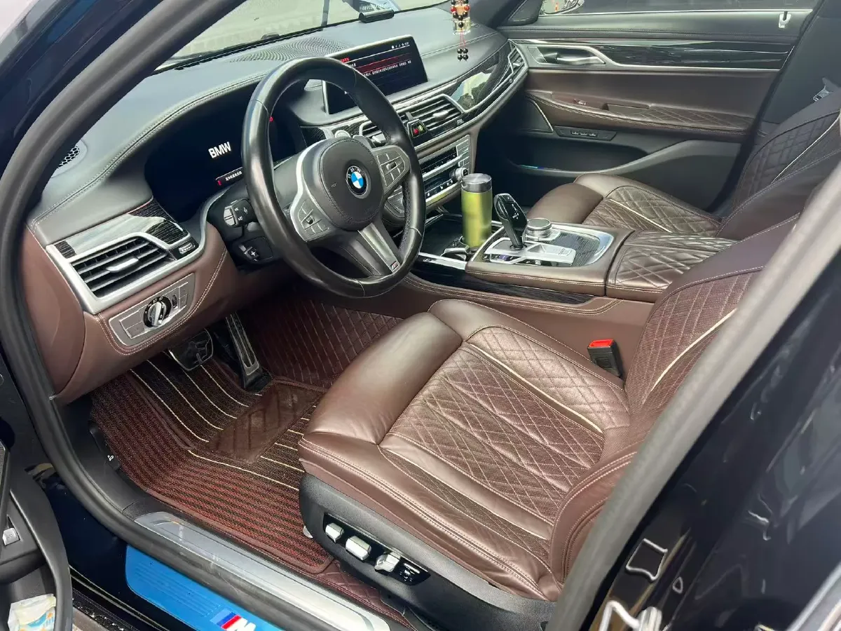 2021 BMW 7 Series 3.0T 340HP L6 8AT,autocango,china used car exporter,china ev exporter,chinese used car exporter,chinese used ev exporter