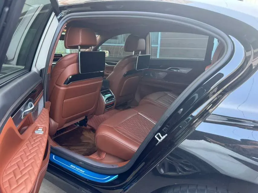 2019 BMW 7 Series 3.0T 340HP L6 8AT,autocango,china used car exporter,china ev exporter,chinese used car exporter,chinese used ev exporter