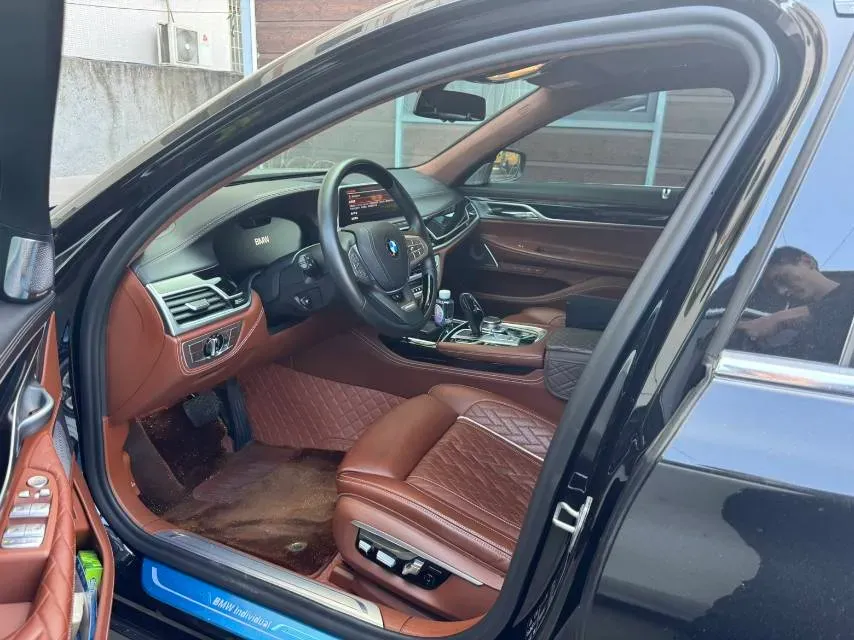 2019 BMW 7 Series 3.0T 340HP L6 8AT,autocango,china used car exporter,china ev exporter,chinese used car exporter,chinese used ev exporter