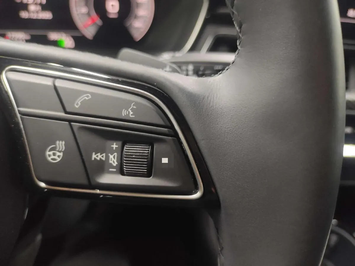 2023 Audi A4L 2.0T 190HP L4 7DCT,autocango,china used car exporter,china ev exporter,chinese used car exporter,chinese used ev exporter