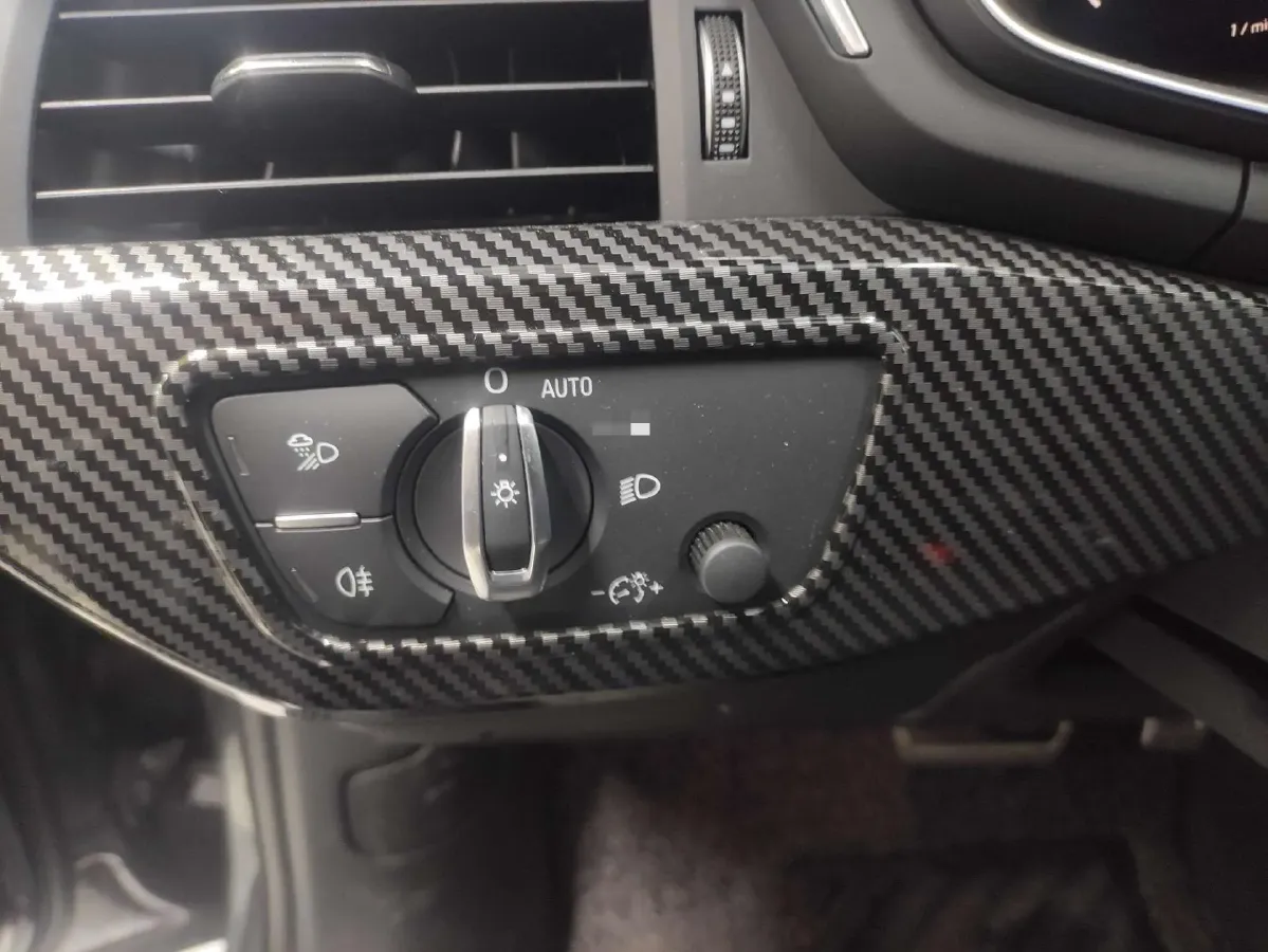 2023 Audi A4L 2.0T 190HP L4 7DCT,autocango,china used car exporter,china ev exporter,chinese used car exporter,chinese used ev exporter