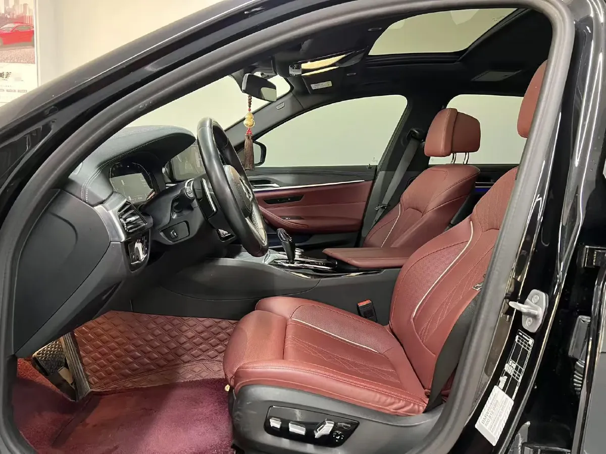 2022 BMW 5 Series 2.0T 252HP L4 8AT,autocango,china used car exporter,china ev exporter,chinese used car exporter,chinese used ev exporter