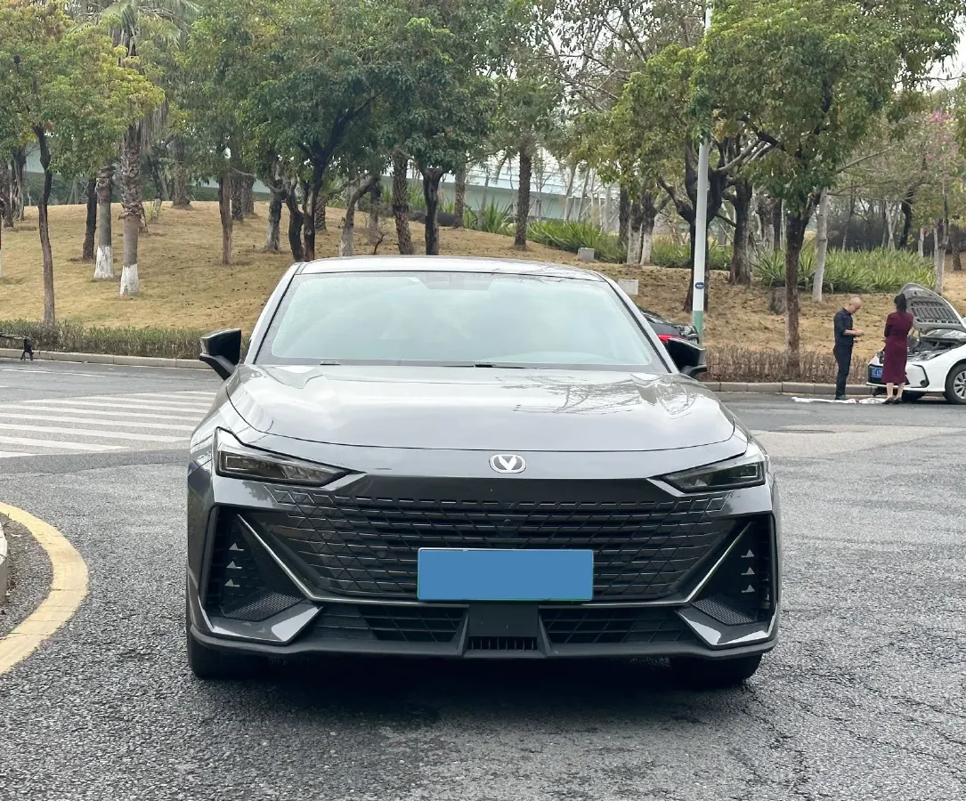 2023 ChangAn UNI-V iDD 1.5T 170HP L4 6TCT PHEV 18.4KWH,autocango,china used car exporter,china ev exporter,chinese used car exporter,chinese used ev exporter