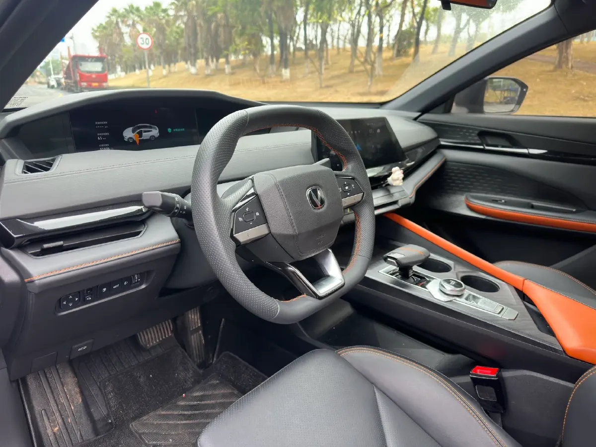 2023 ChangAn UNI-V iDD 1.5T 170HP L4 6TCT PHEV 18.4KWH,autocango,china used car exporter,china ev exporter,chinese used car exporter,chinese used ev exporter