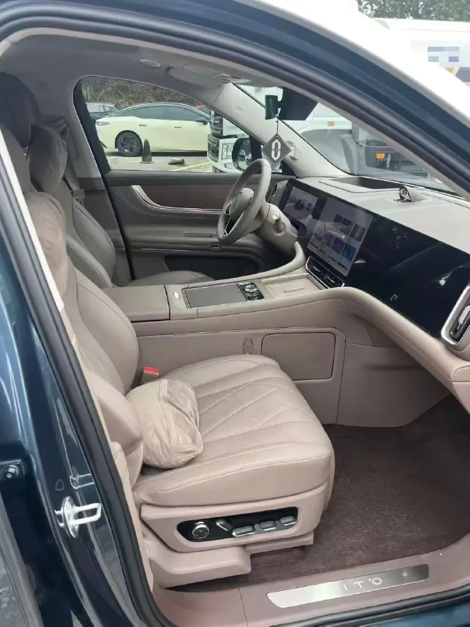 2024 AITO AITO M9 1.5T 152HP L4 REEV 42KWH,autocango,china used car exporter,china ev exporter,chinese used car exporter,chinese used ev exporter