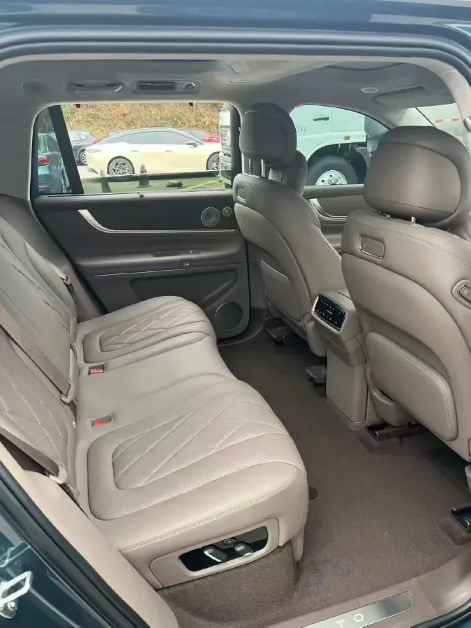 2024 AITO AITO M9 1.5T 152HP L4 REEV 42KWH,autocango,china used car exporter,china ev exporter,chinese used car exporter,chinese used ev exporter