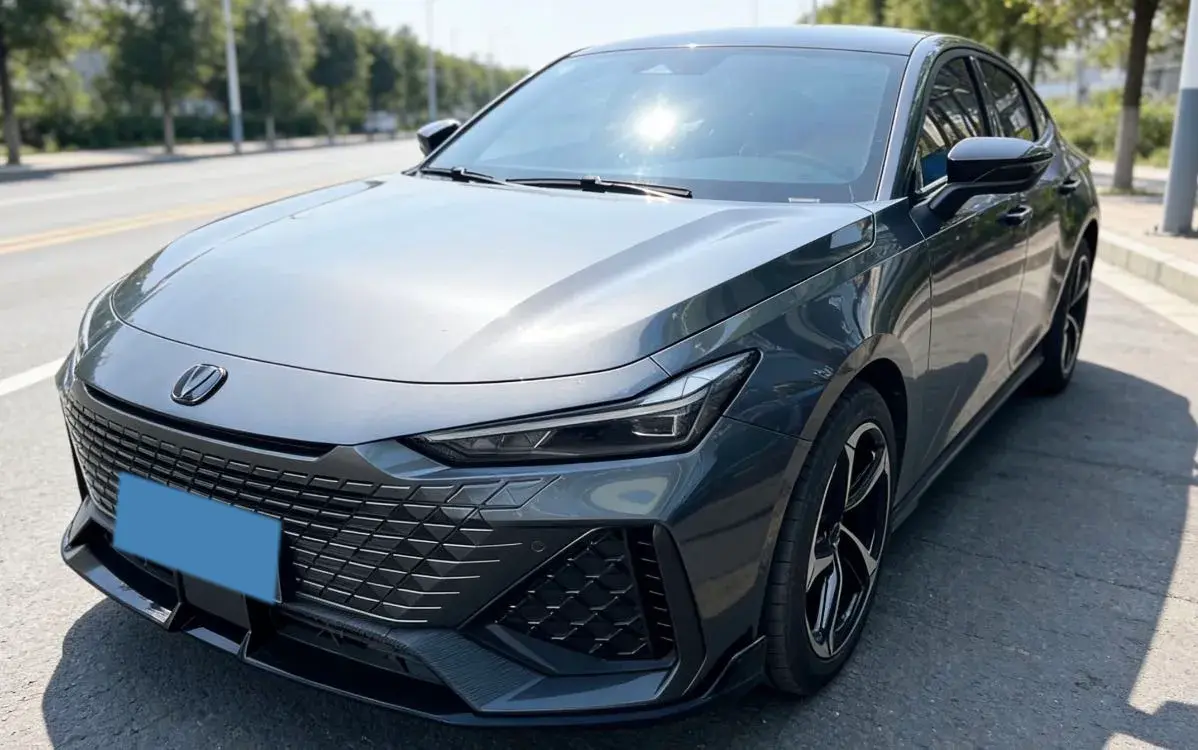 2023 ChangAn UNI-V 2.0T 233HP L4 8AT