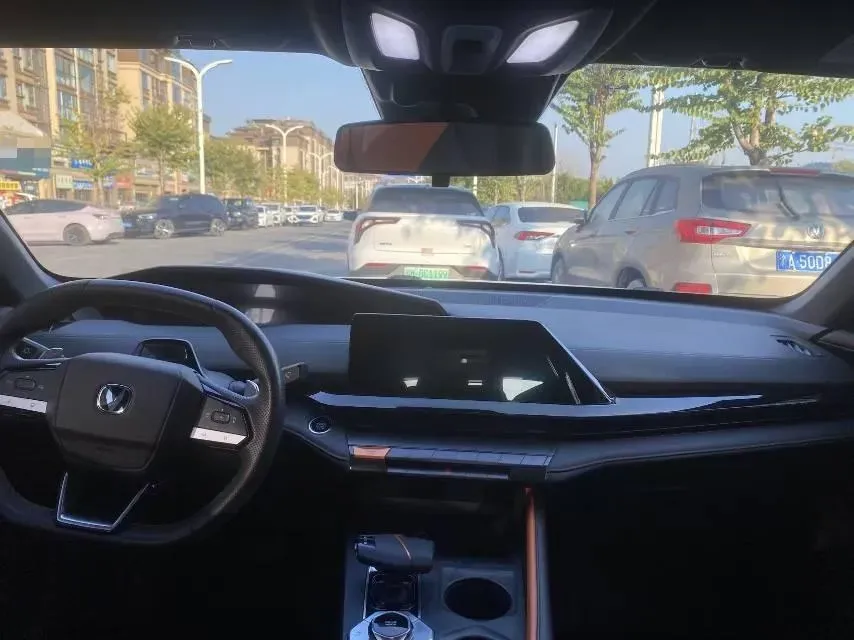 2022 ChangAn UNI-V 1.5T 188HP L4 7DCT,autocango,china used car exporter,china ev exporter,chinese used car exporter,chinese used ev exporter