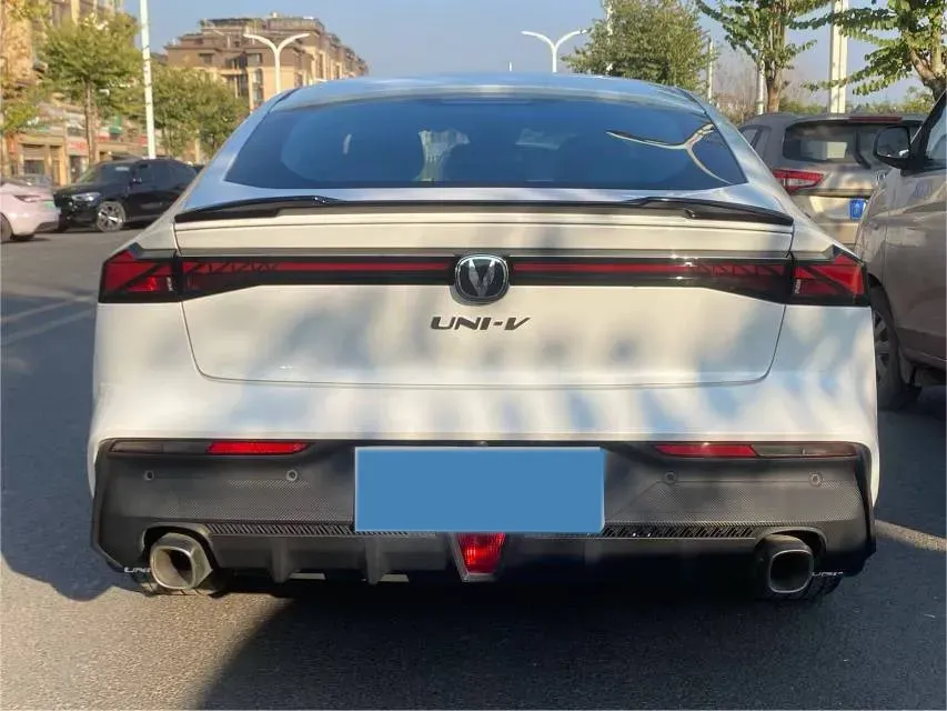 2022 ChangAn UNI-V 1.5T 188HP L4 7DCT,autocango,china used car exporter,china ev exporter,chinese used car exporter,chinese used ev exporter