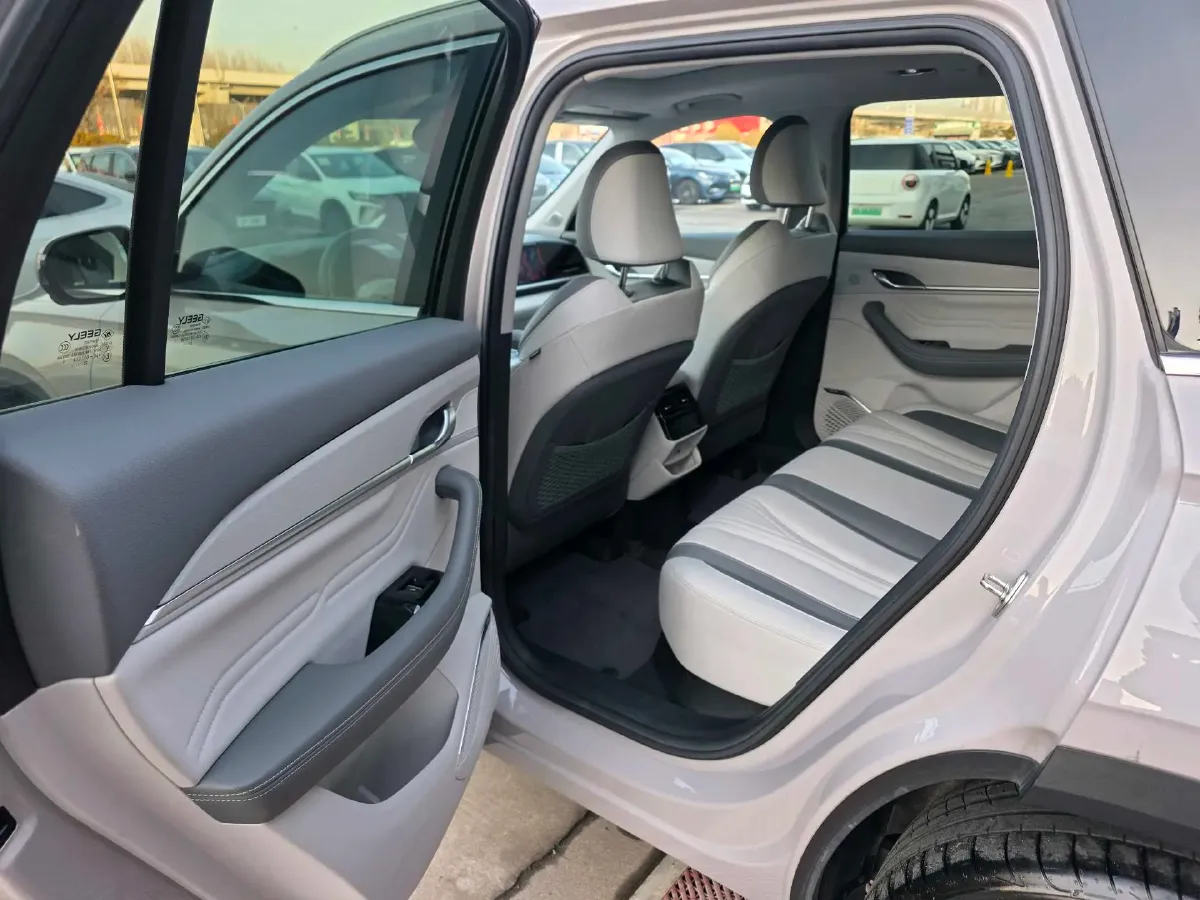 2024 Geely Monjaro 1.5T 163HP L4 3DHT Hybrid,autocango,china used car exporter,china ev exporter,chinese used car exporter,chinese used ev exporter