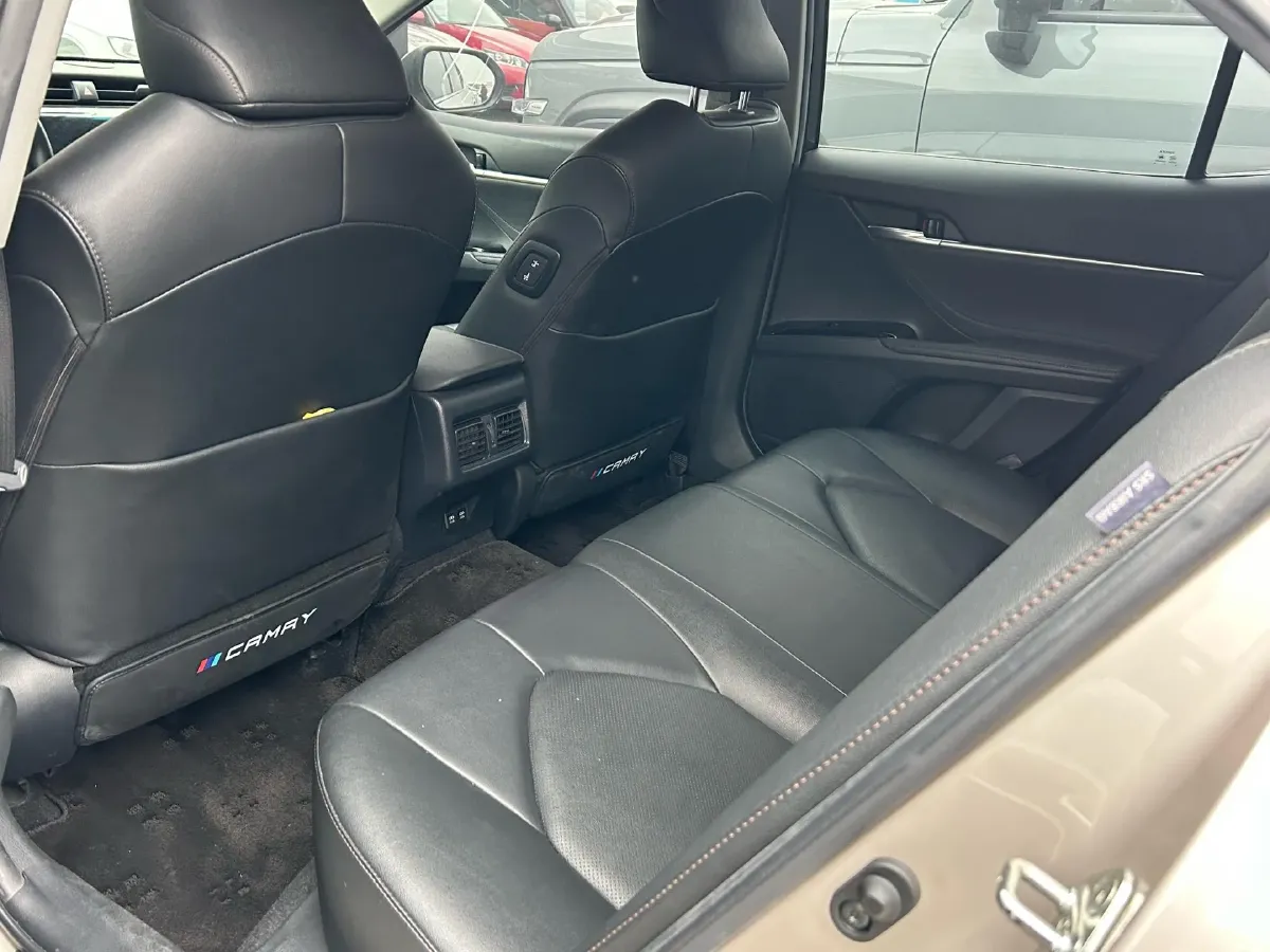 2021 Toyota Camry 2.5L 209HP L4 8AT,autocango,china used car exporter,china ev exporter,chinese used car exporter,chinese used ev exporter