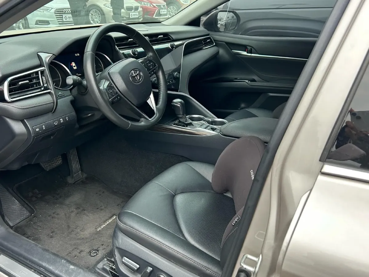2021 Toyota Camry 2.5L 209HP L4 8AT,autocango,china used car exporter,china ev exporter,chinese used car exporter,chinese used ev exporter