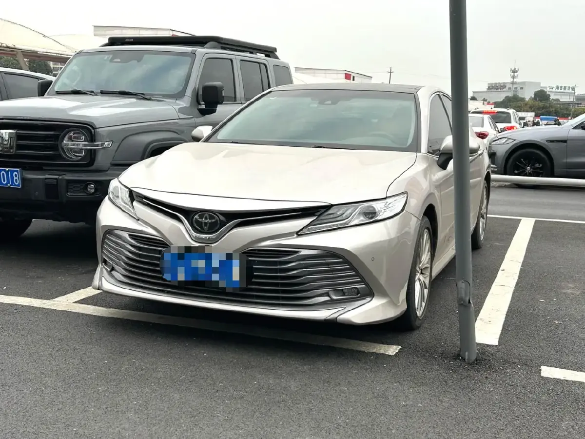 2021 Toyota Camry 2.5L 209HP L4 8AT