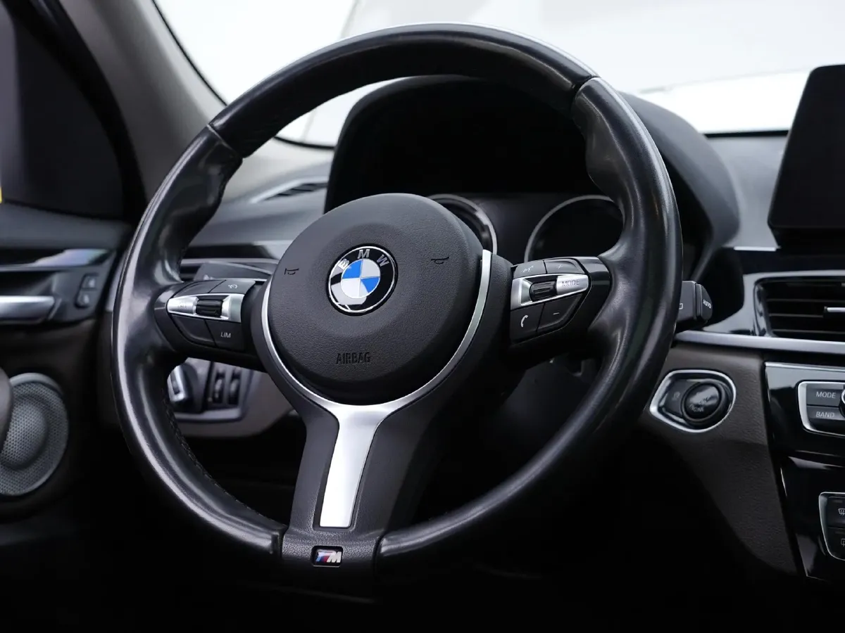 2022 BMW X1 2.0T 192HP L4 7DCT,autocango,china used car exporter,china ev exporter,chinese used car exporter,chinese used ev exporter