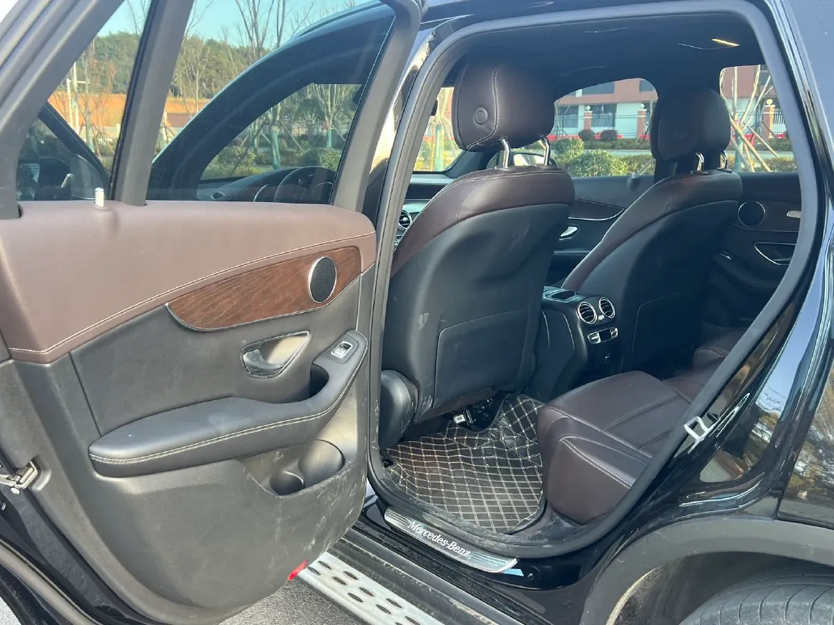 2022 Mercedes-Benz GLC Class 2.0T 258HP L4 9AT,autocango,china used car exporter,china ev exporter,chinese used car exporter,chinese used ev exporter