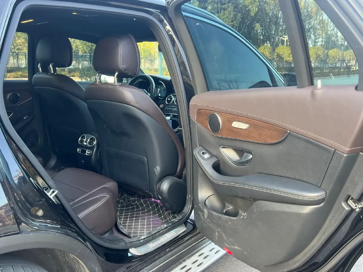 2022 Mercedes-Benz GLC Class 2.0T 258HP L4 9AT,autocango,china used car exporter,china ev exporter,chinese used car exporter,chinese used ev exporter