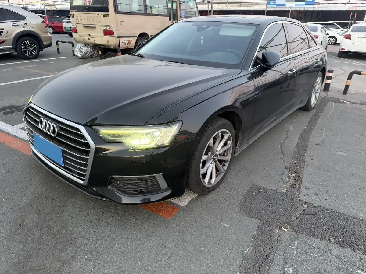 2021 Audi A6L 2.0T 190HP L4 7DCT