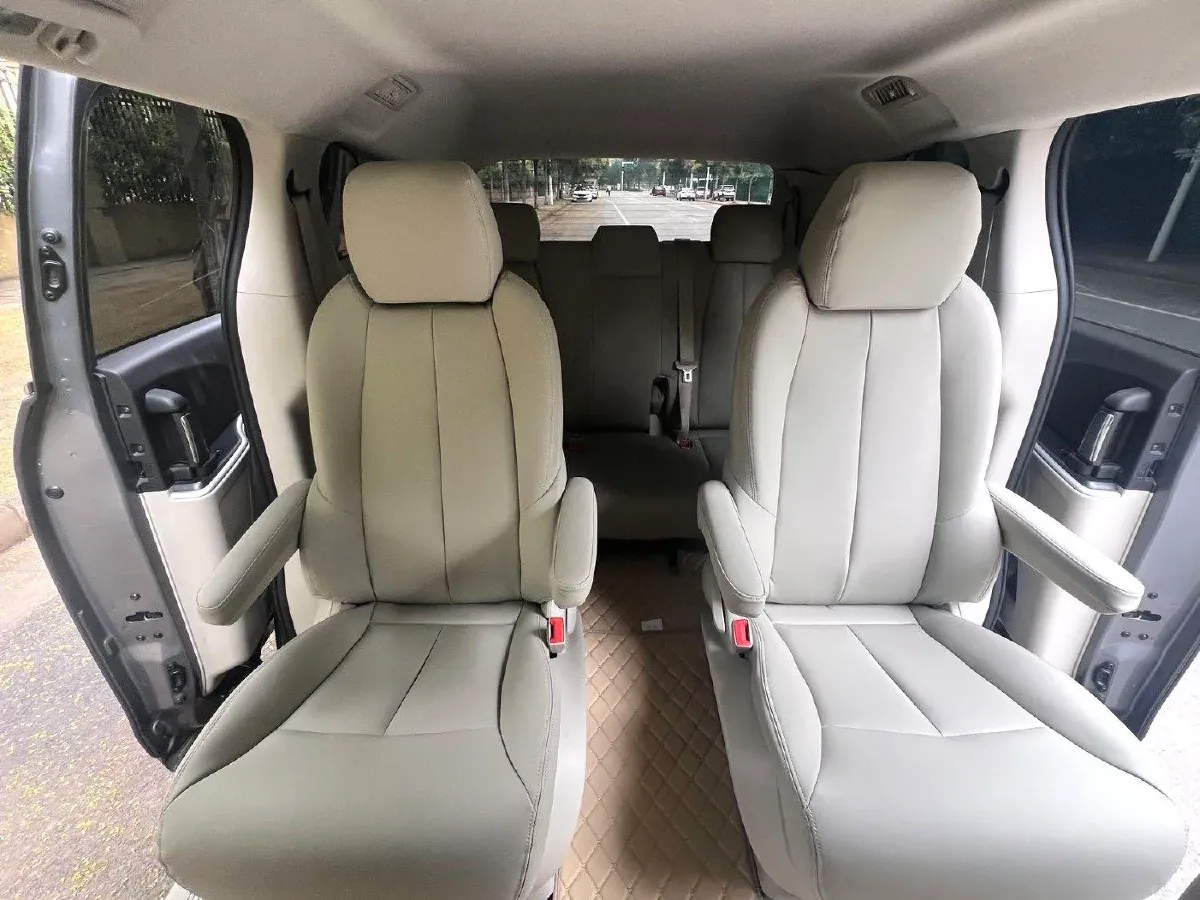 2022 Buick GL8 2.0T 237HP L4 9AT,autocango,china used car exporter,china ev exporter,chinese used car exporter,chinese used ev exporter